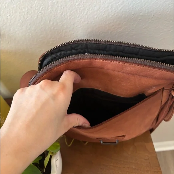 Genuine leather brown satchel crossbody - Picture 5 of 11